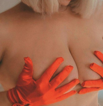 Сладкая кошечка с горячим темпераментом готова подарить тебе океан удовольствия и страсти. Я легка на подъем и открыта для экспериментов. Позвони мне и сделаем нашу встречу незабываемой! 12898, 35 лет